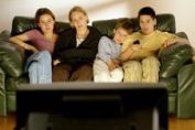 Enfants devant la télé