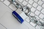 Un ordi protégé par un cadenas