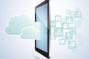 Une tablette avec un nuage de pictogrammes relatifs à la santé