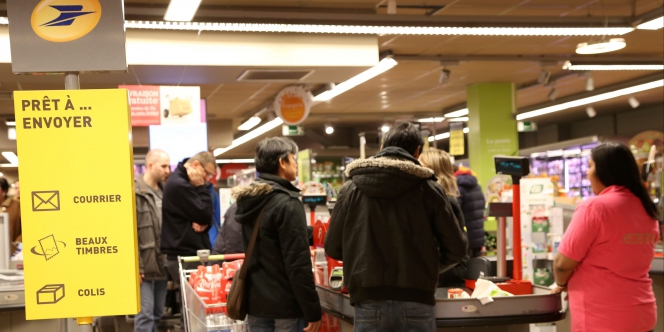 point relais de La Poste dans un supermarché