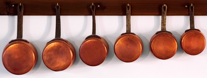 une batterie de casseroles