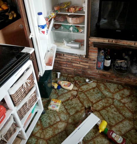 explosion d’un siphon à chantilly dans un réfrigérateur