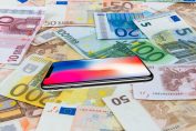 iPhone X et billets de banque