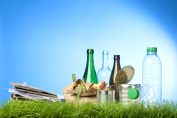 bouteilles, cartons, boîtes de conserves