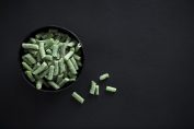 Bol de haricots verts surgelés