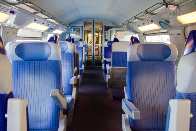 Une voiture de TGV vide