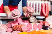 saucissons, salamis, saucisses et autres charcuteries