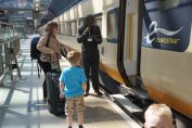 Des passagers s’apprêtant à embarquer dans l’Eurostar
