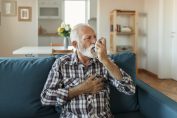 inhalation de médicament pour l’asthme