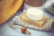 Des produits de beauté sous forme de pain solide