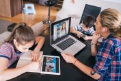 famille connectée en fibre optique