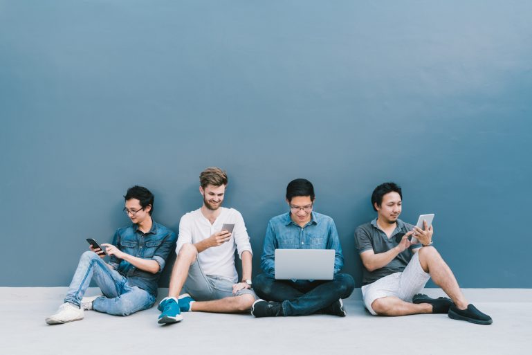 utilisateurs d’ordinateurs portables et de smartphones