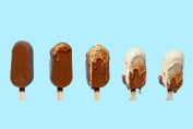 bâtonnets de crème glacée au chocolat