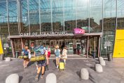 voyageurs prenant le train en gare de Strasbourg
