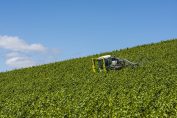 pulvérisation dans un vignoble de Champagne
