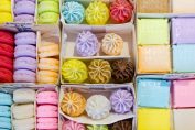 savons en forme de cupcakes et de macarons
