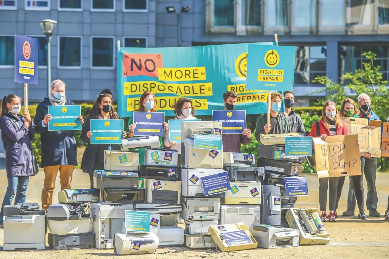 manifestation contre l’obsolescence des imprimantes