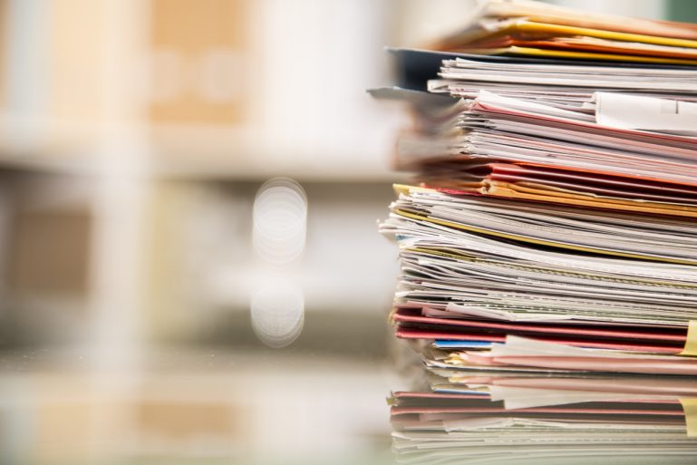 Pile de dossier de demandes MaPrimeRenov'