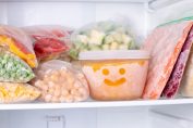 Un congélateur ouvert