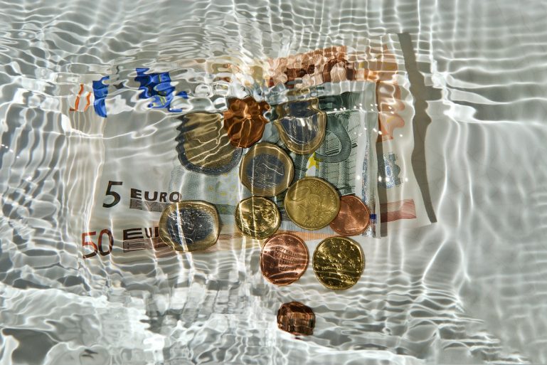 Des euros sous l'eau