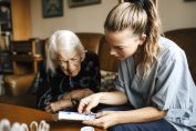 prise de médicament dans un Ehpad