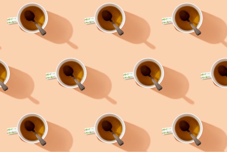 des tasses de tisane détox