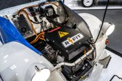 Un boîtier Retrofit installé dans une 2CV