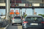 Une barrière de péage acceptant le télépéage