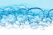 des bulles dans un liquide