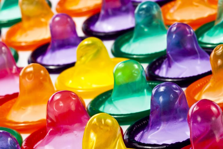 Des préservatifs de toutes les couleurs