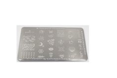 Risque de coupures avec le kit de nail art stampy de la marque essence