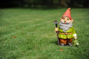 Un nain de jardin "jardinier"