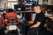 Un contrôle technique de moto