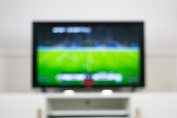 Une télévision dont l’écran est flou