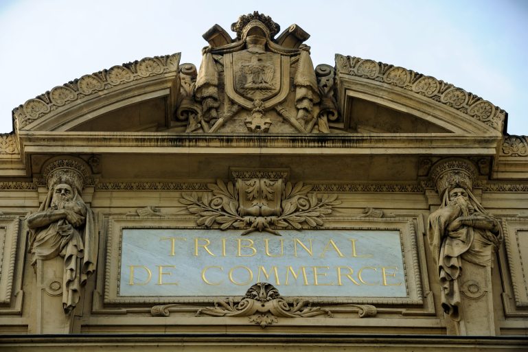 Le fronton du tribunal de commerce de paris