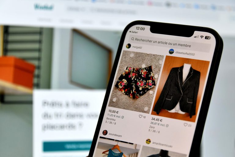 Application Vinted consultée sur un smartphone