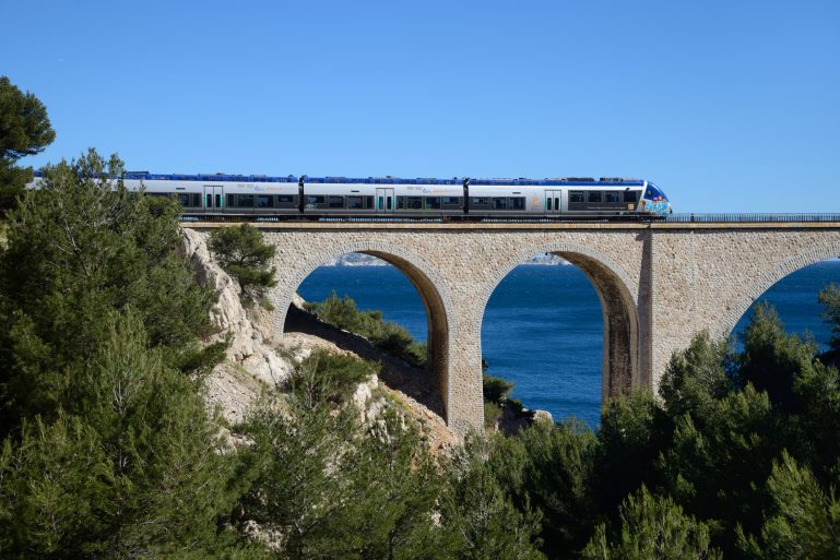 Un TER de la région PACA près de Marseille