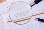 Un avis d'arrêt de travail
