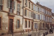 Des immeubles anciens dans le centre-ville de Toulouse