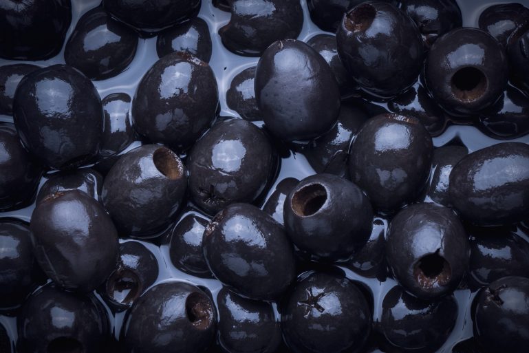 Des olives noires industrielles