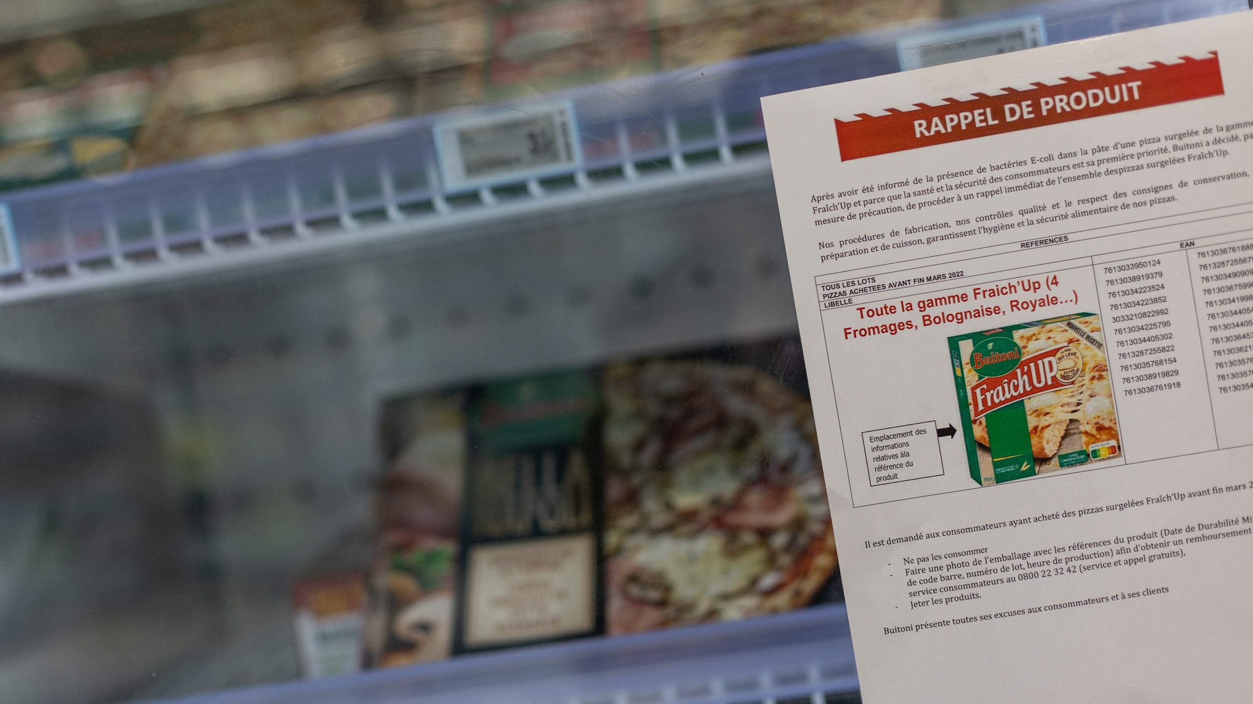 L'affiche de rappel des pizzas Buitoni Fraich'up lors de leur retrait