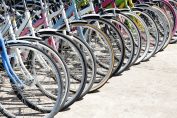 Des vélos alignés