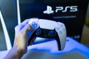 Une manette de PS5