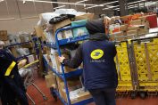 Le centre de tri de courriers de La Poste de Petite Foret, avant les fêtes de Noël