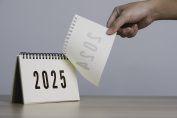 Un agenda dévoile l'année 2025