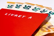 Un livret A avec des billets dedans