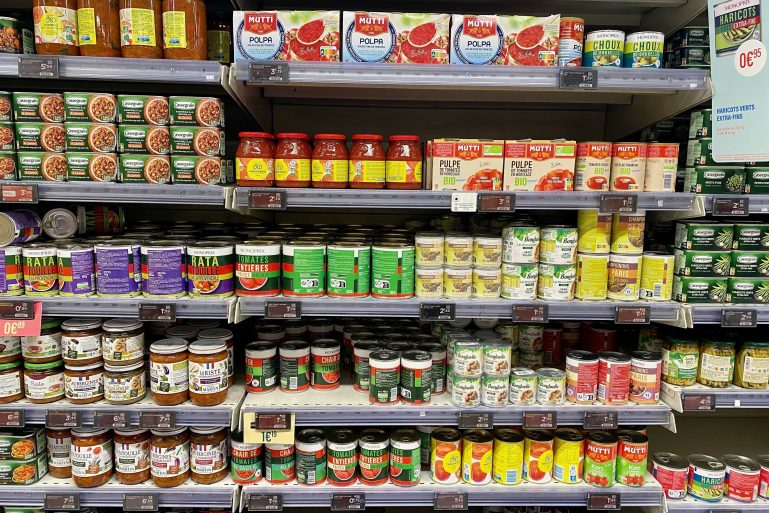 Rayon de boîtes de conserve de légumes