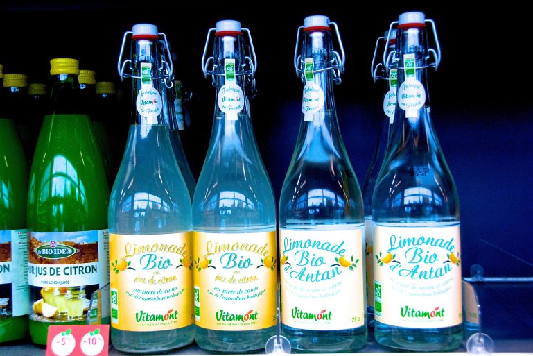 Des bouteilles de limonade