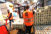 Un entrepôt des banques alimentaires pour les associations