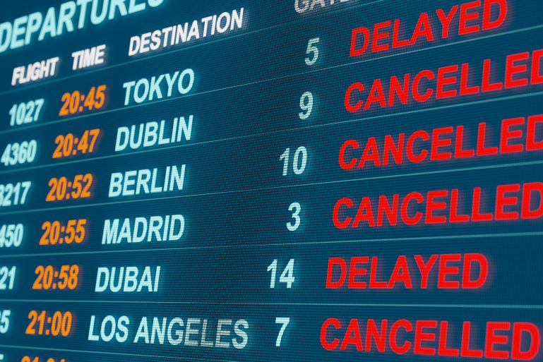 Tableau de vol de l’aéroport : vols annulés vers Dublin, Berlin, Madrid ou Dubaï. 